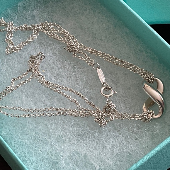 Authentic Tiffany Elsa Pretti Infinity necklace - Picture 3 of 6
